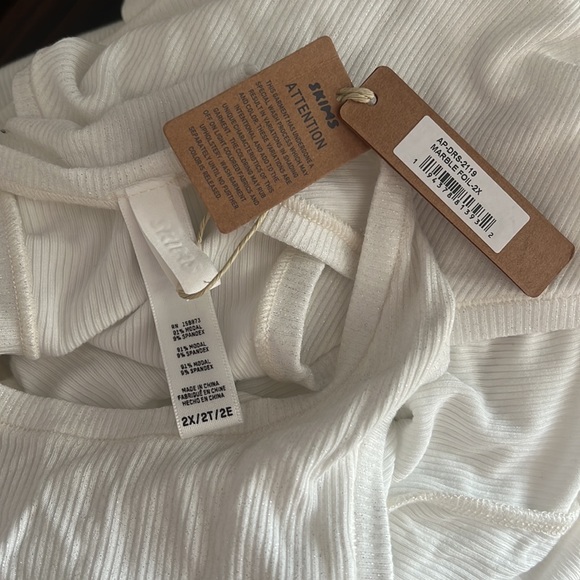 Skims white shimmer marble foil soft lounge shimmer racer back maxi dress - Picture 10 of 11